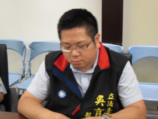 立法委員吳育昇辦公室主任出席本次會議，關心藥師們的稅務問題